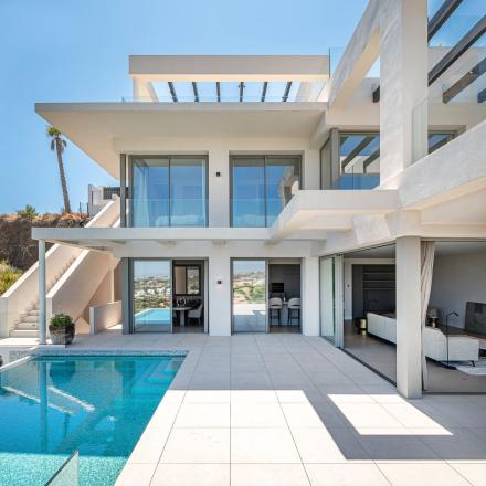 Marbella, Villa, Luxurious villa with panoramic sea views in Estepona
